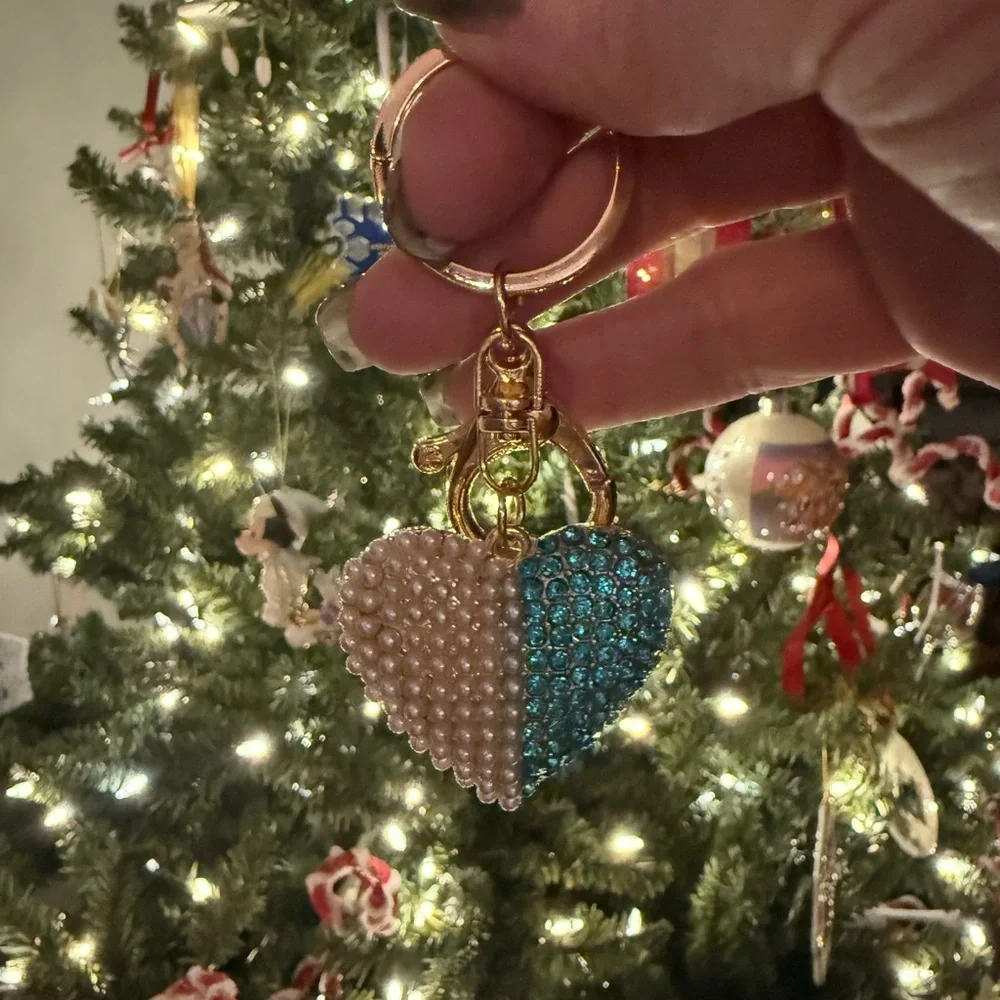Beaded and rhinestone heart bag charm - Picture 2 of 3
